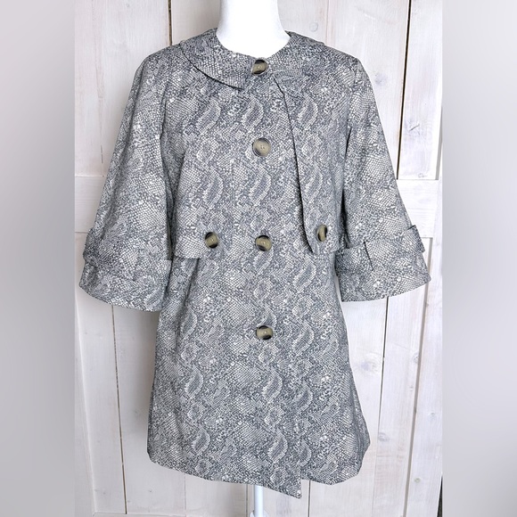 CAbi Camille Gray Snakeskin Print Long Jacket Car Coat Size XS Style 3134‎ - Picture 1 of 16